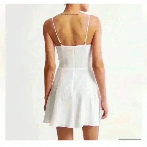 Abercrombie & Fitch Dresses Abercrombie Crinkle Textured Twist-Front Mini Dress - Picture 4 of 12